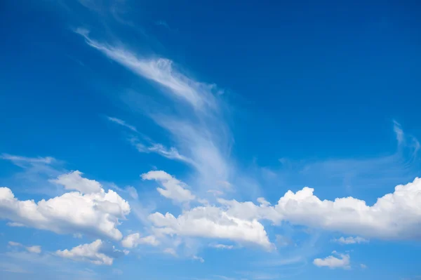 Modrá obloha. Přírodní pozadí. Koncepce životního prostředí — Stock fotografie