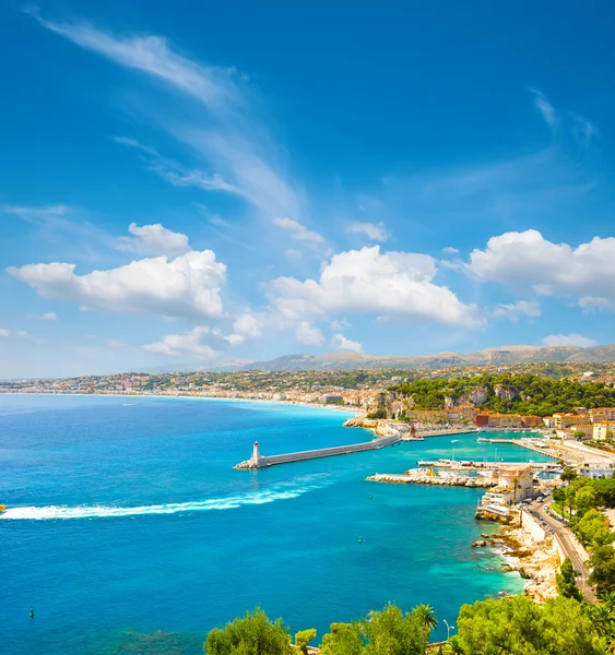 Turquoise mediterranean sea and perfect blue sky. Nice, french r — 스톡 사진