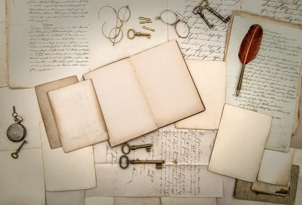 Accessori d'epoca e ufficio pedaggi, vecchie lettere e cartoline — Stok fotoğraf