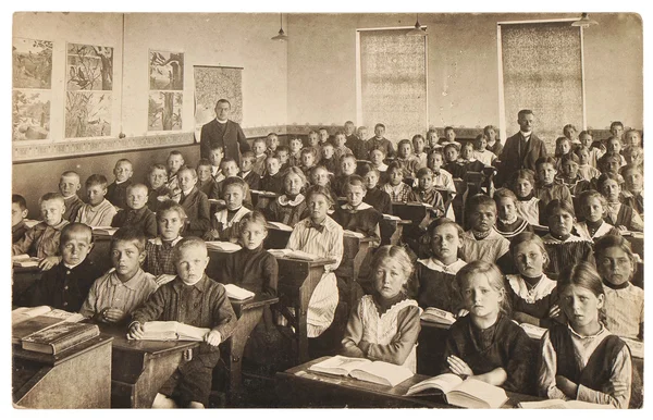 Retro foto de compañeros de clase. grupo de niños en el aula —  Fotos de Stock