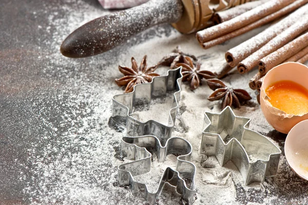 Cozinhar ingredientes e pedágios para a preparação da massa. Natal fo — Fotografia de Stock