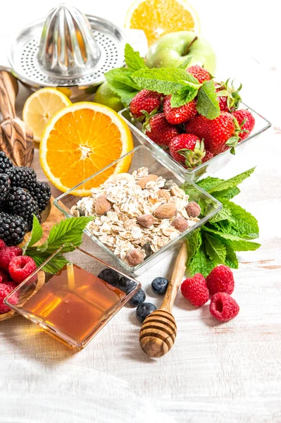 Breakfast with croissants, muesli, fresh berries, fruits — Stock Photo, Image