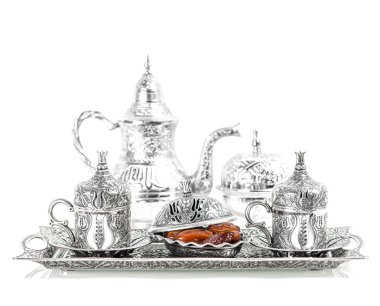 Gümüş sofra ile sofra. Oriental hospitality