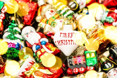 Yılbaşı ağacı süsleri baubles, oyuncak ve renkli süsler