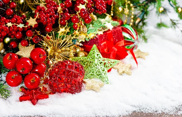 Enfeites de Natal decoração e caixas de presente — Fotografia de Stock