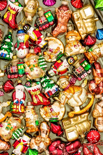 Christbaumschmuck. Hintergrund Winterurlaub — Stockfoto