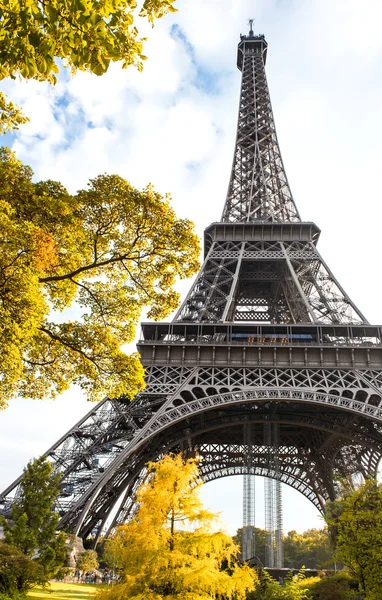 Famosa Torre Eiffel in autunno Parigi, Francia — Foto Stock