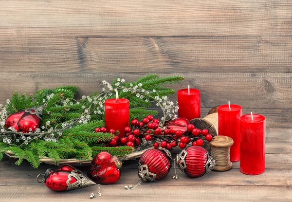 Decoraciones de Navidad, juguetes y velas — Foto de Stock