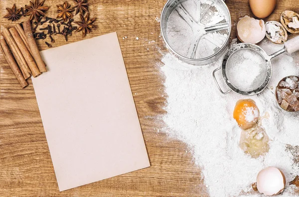 Ferramentas de cozimento e ingredientes. Preparação da massa — Fotografia de Stock