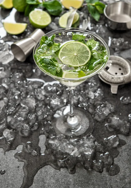 Cocktail with lime, mint, ice. Bar drink accessories — Stock Photo, Image