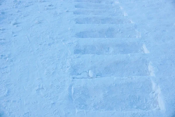 Escalier Enneigé Creusé Hors Une Montagne Enneigée — Photo