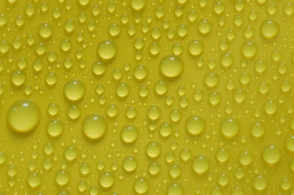 Gotas Água Naturais Textura Fundo Amarelo — Fotografia de Stock