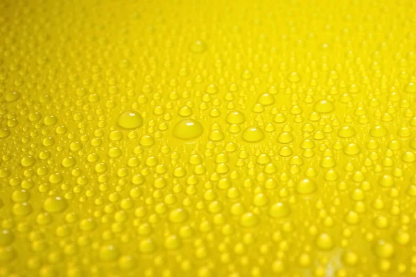 Gotas Água Naturais Textura Fundo Amarelo — Fotografia de Stock