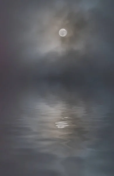 Księżyc Noc Krajobraz Chmury Odbicie Wodzie Tło Sceny Nocnej — Zdjęcie stockowe