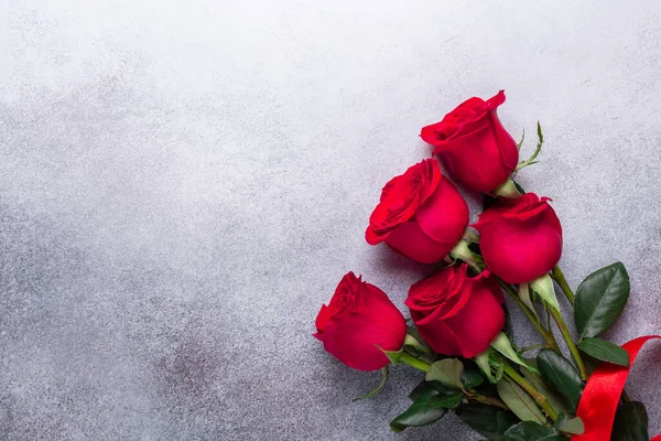 Vermelho Rosa Flores Buquê Fundo Pedra Dia Dos Namorados Cartão — Fotografia de Stock