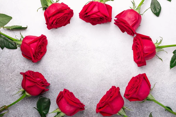 Quadro Flores Vermelhas Rosa Fundo Pedra Dia Dos Namorados Mockup — Fotografia de Stock