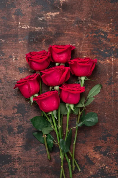 Belle Rose Rosse Sfondo Legno Biglietto Auguri San Valentino Verticale — Foto Stock