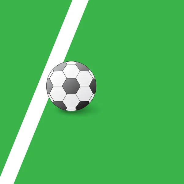 Pelota de fútbol en el campo junto a la línea blanca . — Vector de stock