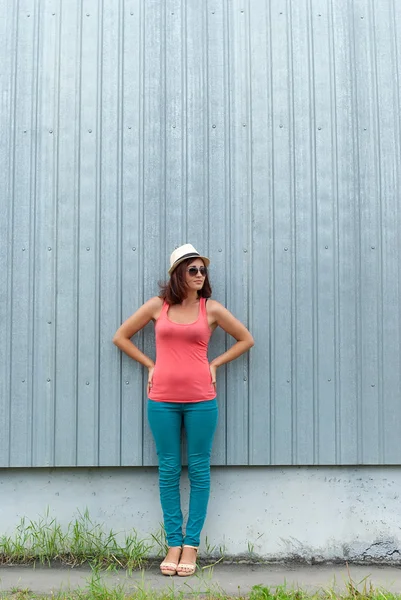 Portrait of beautiful girl hipster on the street. — Stock Photo, Image