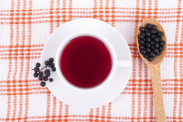 Çay siyah mürver çilek yapılan. — Stok fotoğraf