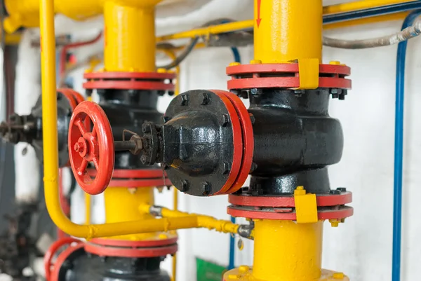 Válvula de control sala de calderas de gas . — Foto de Stock