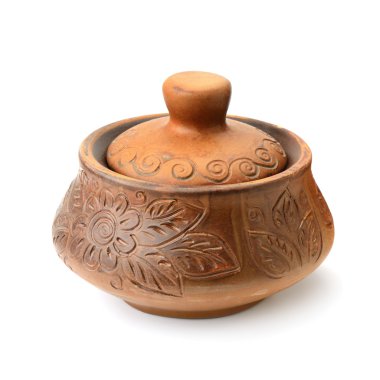 Beyaz arkaplanda kil çömlek izole