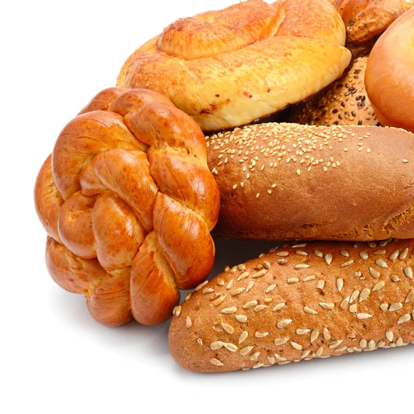 Pan y productos de panadería aislados sobre fondo blanco —  Fotos de Stock
