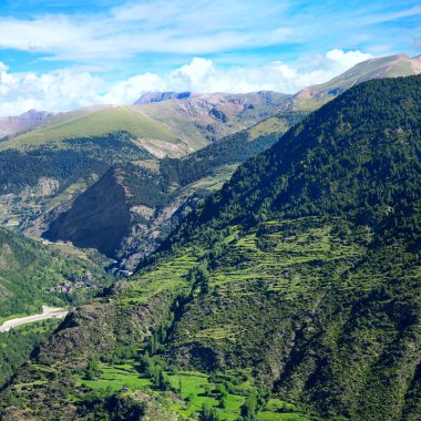 güzel dağ manzarası ve gökyüzü