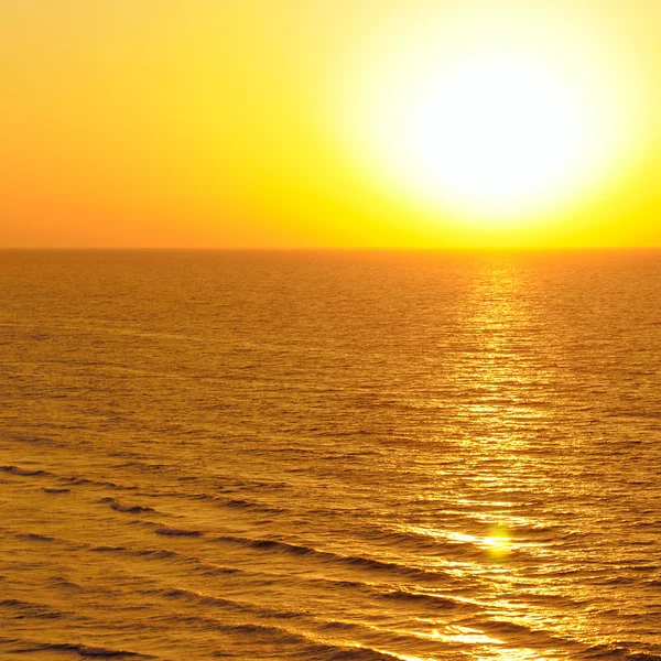 Fantastic sunrise on the ocean — Stock Photo, Image