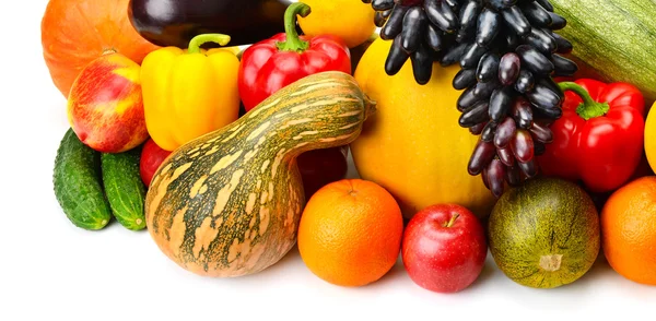 Frutas y hortalizas aisladas sobre fondo blanco —  Fotos de Stock