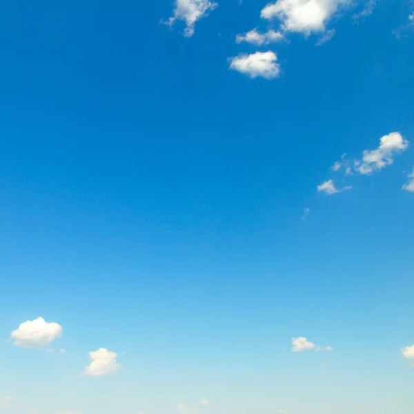 Cielo Blu Con Belle Nuvole Bianche Naturali — Foto Stock