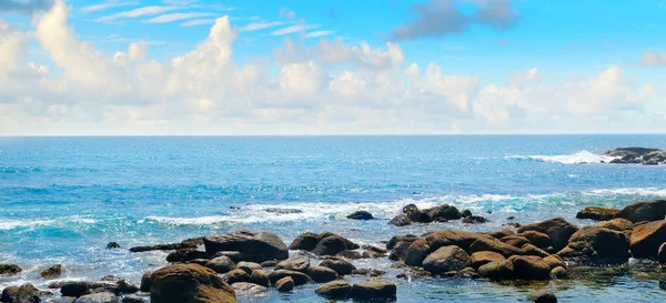 Beautiful Seascape Rocky Shore Concept Tourism Wide Photo — Stock Photo, Image