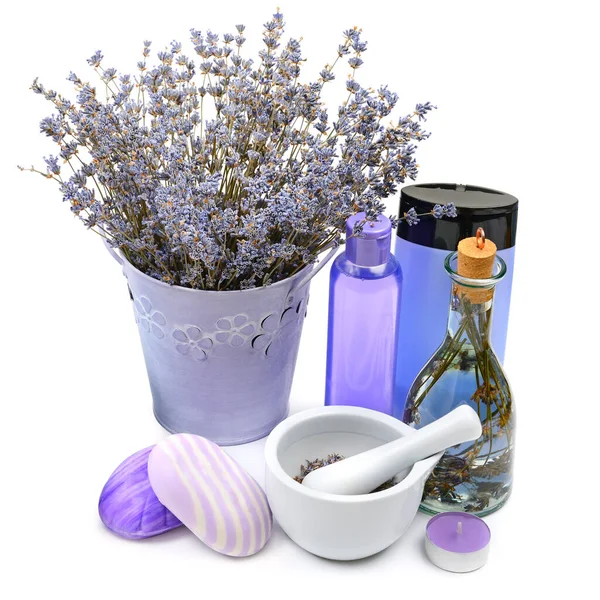 Körperpflegeprodukte Mit Lavendel Salz Sahne Seife Und Getrocknete Lavendelblüten Isoliert — Stockfoto