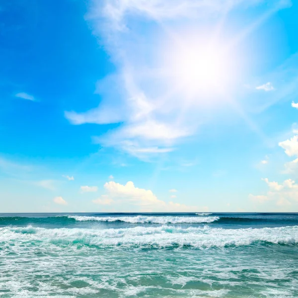 Spiaggia Tropicale Oceano Azzurro Cielo Blu Viaggio Concetto Vacanza — Foto Stock