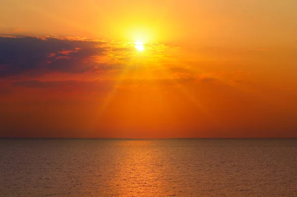 日落上的海景 水面上的地平线 — 图库照片