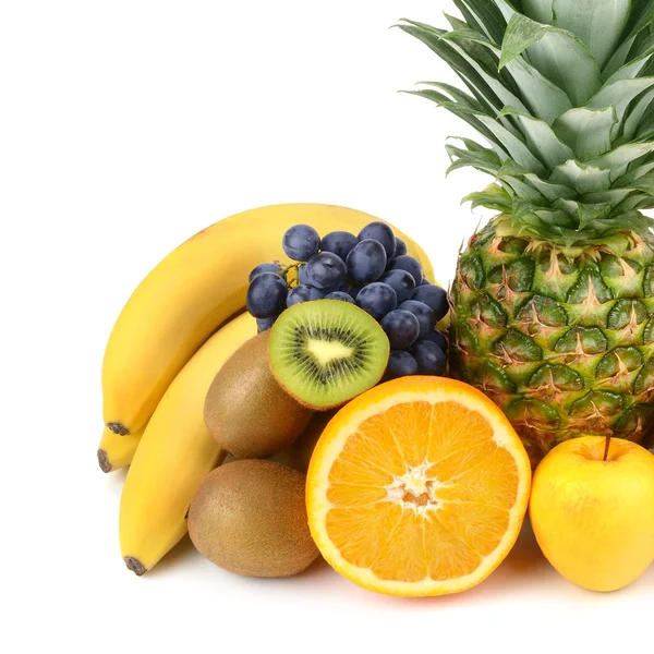 Frutas isoladas sobre fundo branco — Fotografia de Stock
