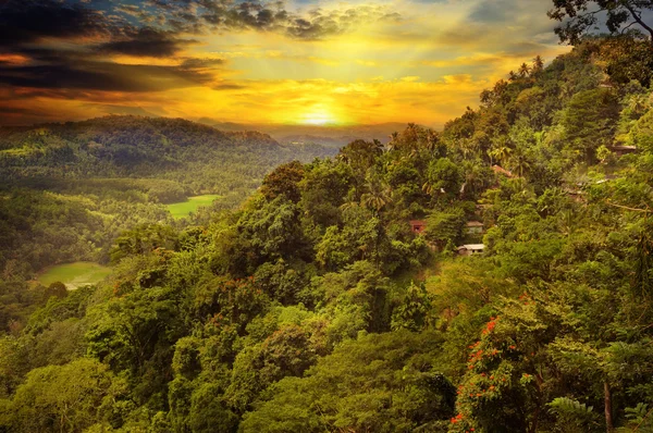 Paisaje de montaña y amanecer —  Fotos de Stock