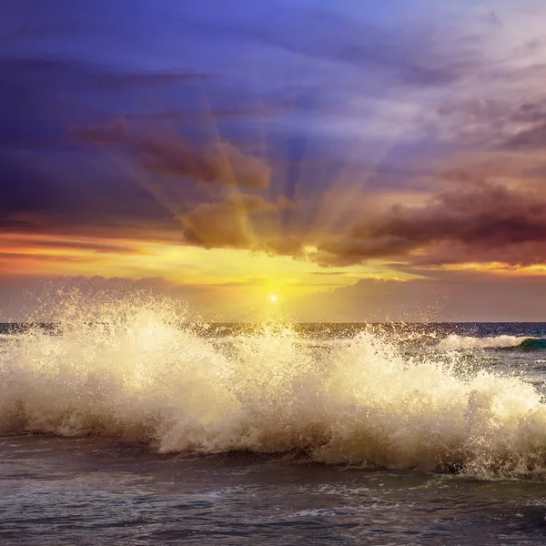 Fantastisk solnedgång på havet — Stockfoto