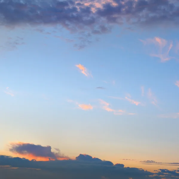 Sun sets in the clouds — Stock Photo, Image