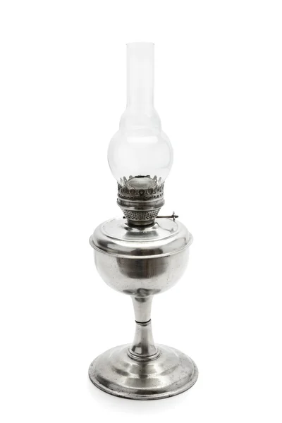 Керосиновая лампа на белом фоне — стоковое фото