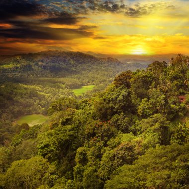 dağ manzarası ve gündoğumu