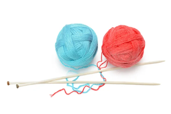 綛糸と編み針白れたら上に分離 — ストック写真