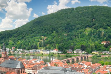 şehirde bir dağ Vadisi