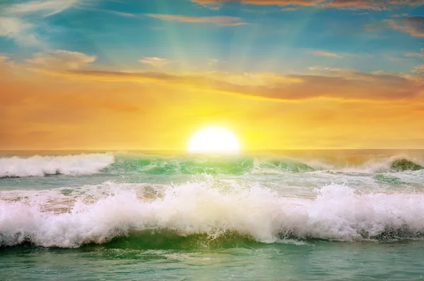 Fantastické východ slunce na moři — Stock fotografie