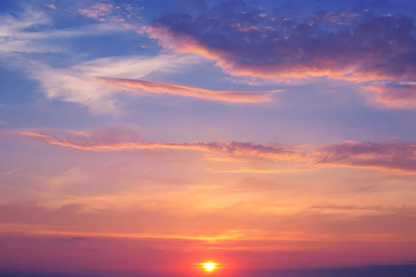 Bella alba e nuvole cumulus — Foto Stock