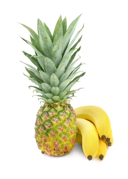 Ananas en bananen geïsoleerd op witte achtergrond — Stockfoto