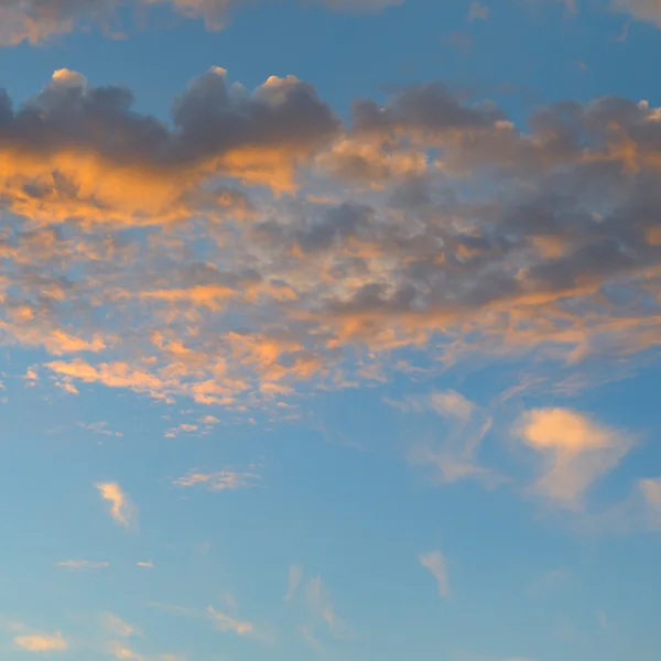 Beautiful sunrise and cumulus clouds — Stock Photo, Image