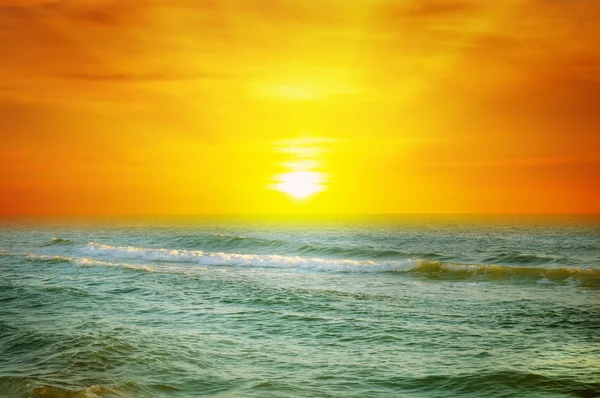 Fantastic sunrise on the ocean — Stock Photo, Image