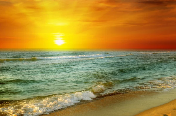 Fantastické východ slunce na moři — Stock fotografie