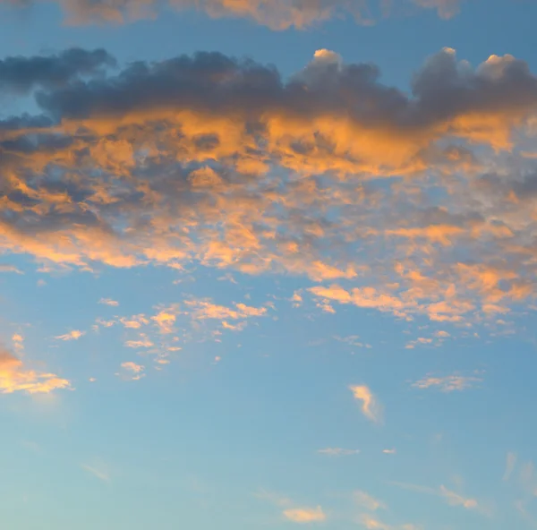 Beautiful sunrise and cumulus clouds — Stock Photo, Image